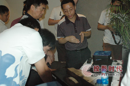 開博爾 開博爾2010新品發(fā)布會北京站圓滿成功_現(xiàn)場產(chǎn)品講解引來嘉賓稱贊